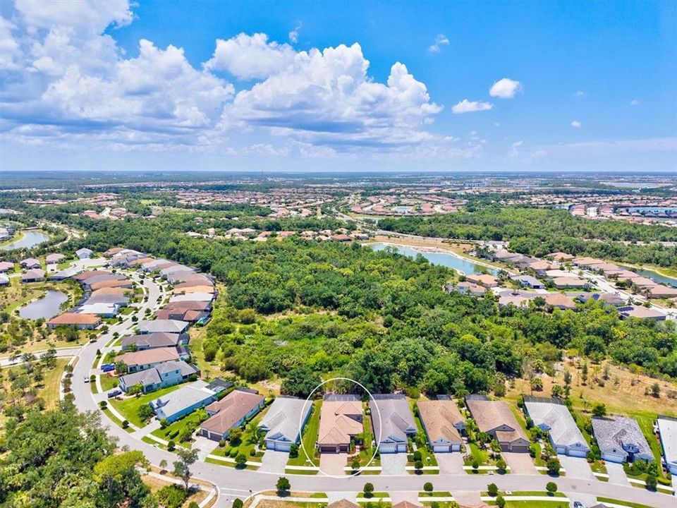 Под контрактом: $925,000 (4 спален, 3 ванн, 3164 Квадратных фут)