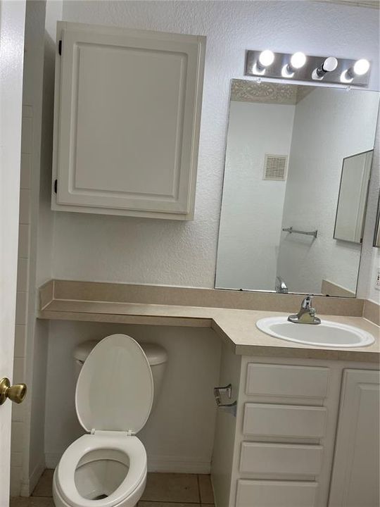 For Rent: $1,250 (1 beds, 1 baths, 636 Square Feet)