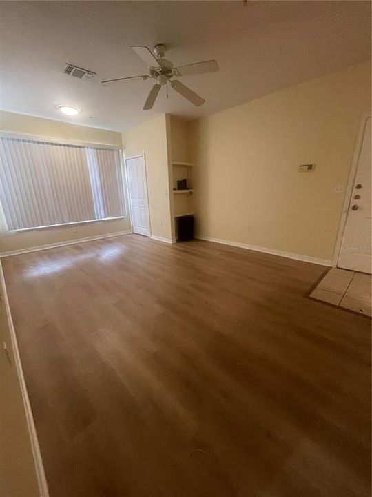 For Rent: $1,250 (1 beds, 1 baths, 636 Square Feet)