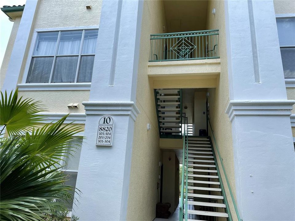 For Rent: $1,250 (1 beds, 1 baths, 636 Square Feet)