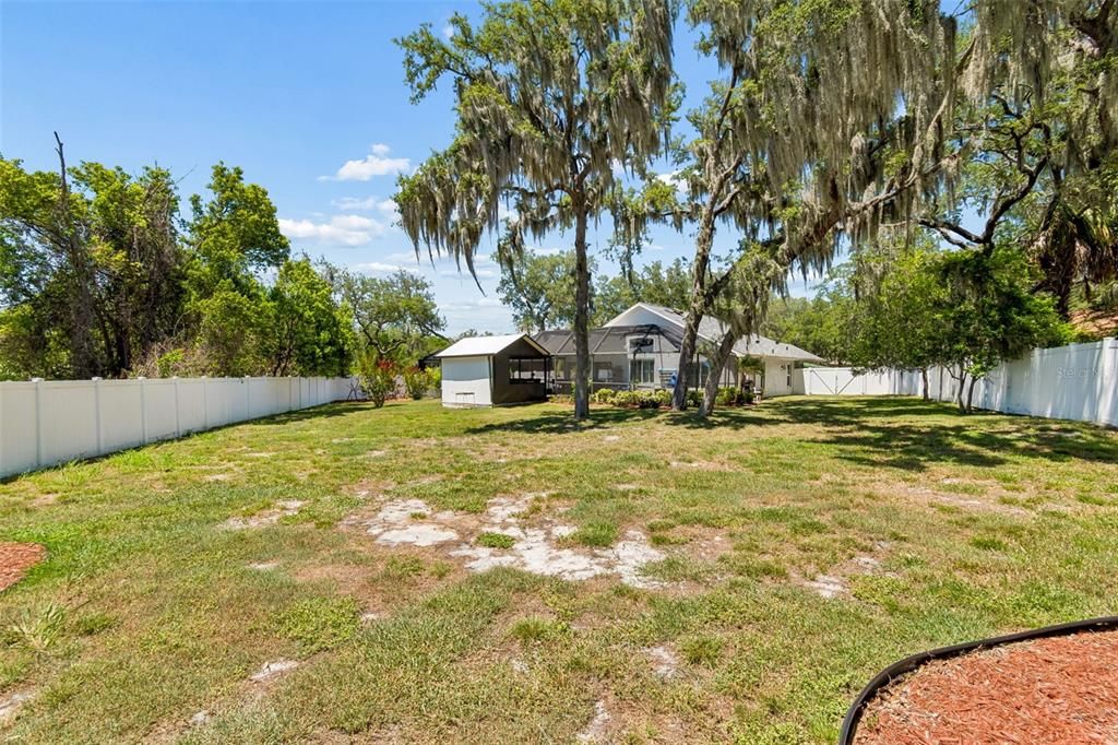 Activo con contrato: $425,000 (3 camas, 2 baños, 1758 Pies cuadrados)