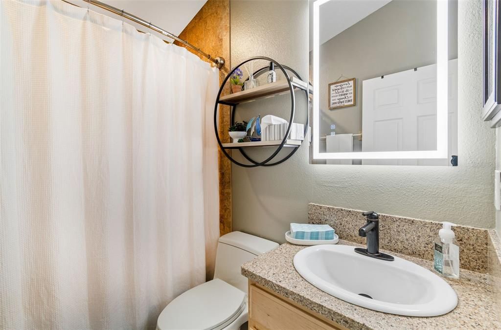 Activo con contrato: $425,000 (3 camas, 2 baños, 1758 Pies cuadrados)