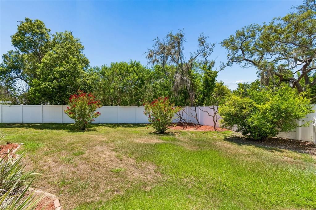 Activo con contrato: $425,000 (3 camas, 2 baños, 1758 Pies cuadrados)