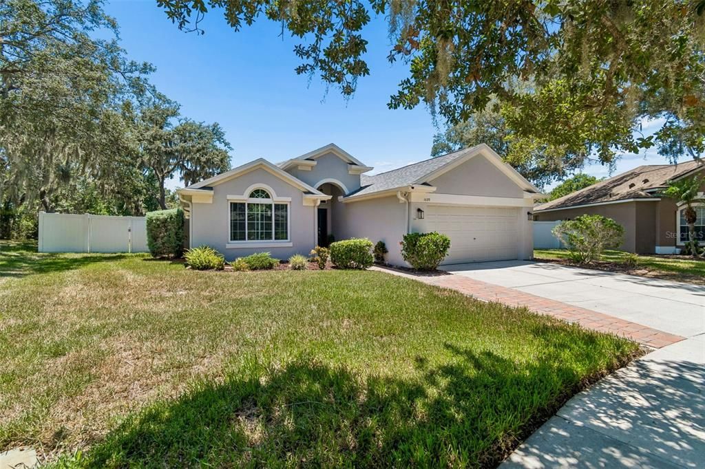 Activo con contrato: $425,000 (3 camas, 2 baños, 1758 Pies cuadrados)