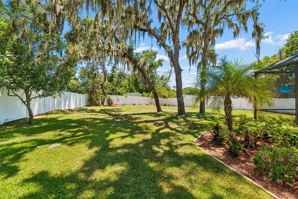 Activo con contrato: $425,000 (3 camas, 2 baños, 1758 Pies cuadrados)