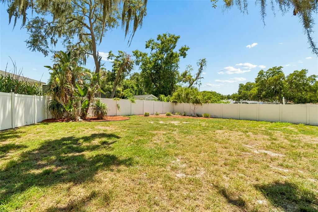 Activo con contrato: $425,000 (3 camas, 2 baños, 1758 Pies cuadrados)