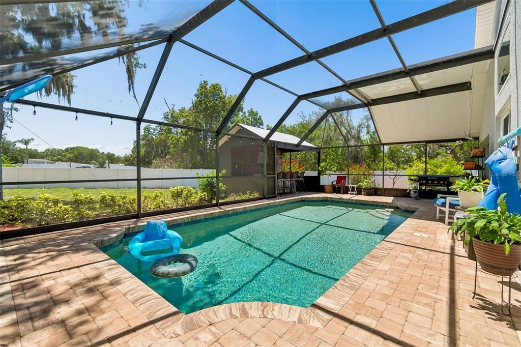 Activo con contrato: $425,000 (3 camas, 2 baños, 1758 Pies cuadrados)