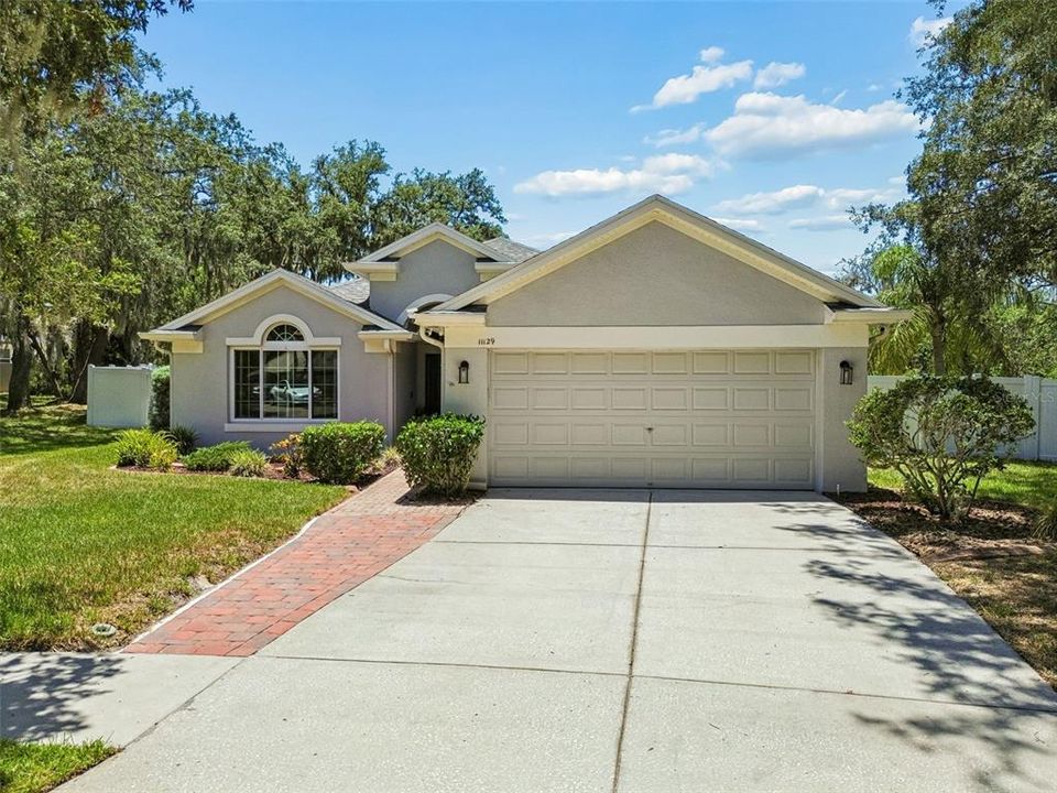 Activo con contrato: $425,000 (3 camas, 2 baños, 1758 Pies cuadrados)