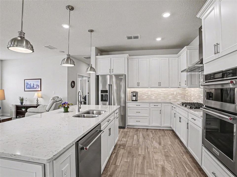 For Sale: $540,000 (2 beds, 2 baths, 1919 Square Feet)