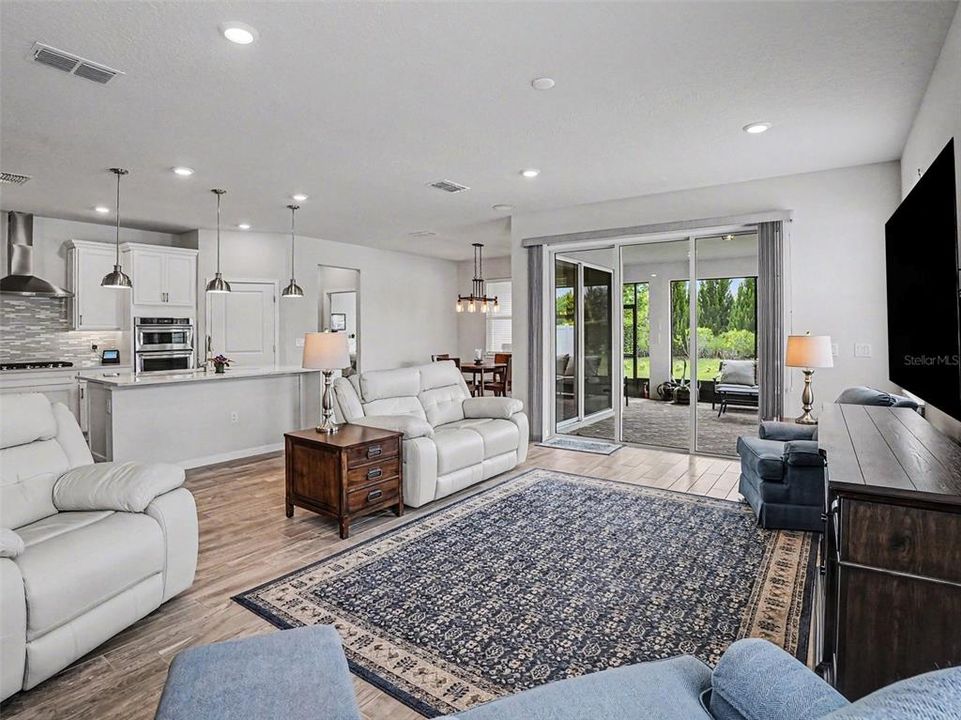 For Sale: $540,000 (2 beds, 2 baths, 1919 Square Feet)