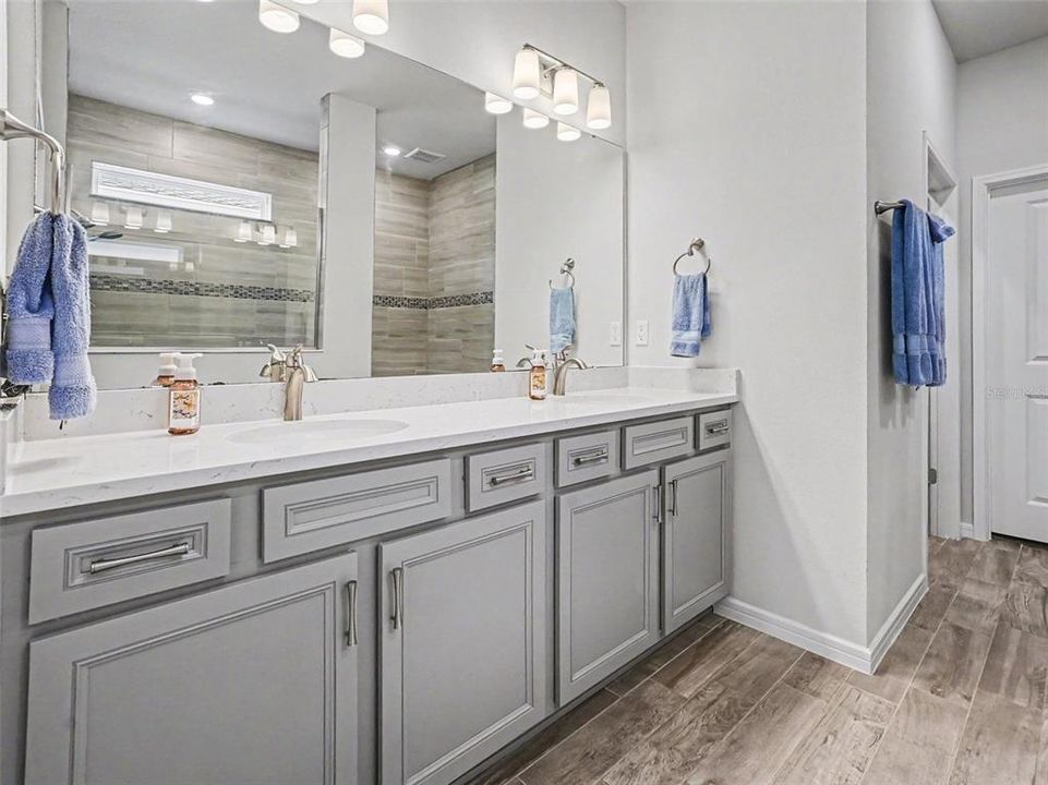 For Sale: $540,000 (2 beds, 2 baths, 1919 Square Feet)