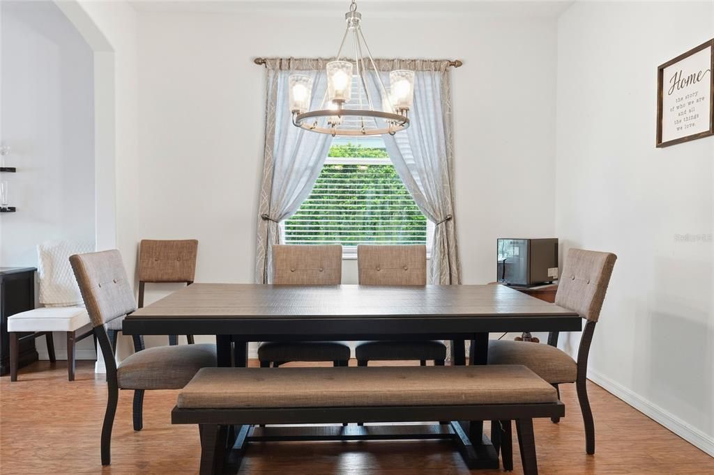 En Venta: $675,000 (5 camas, 3 baños, 2688 Pies cuadrados)