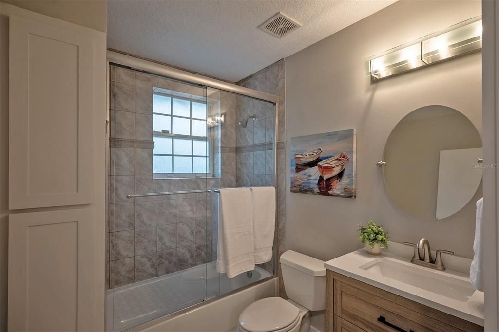 Activo con contrato: $775,000 (3 camas, 3 baños, 3379 Pies cuadrados)