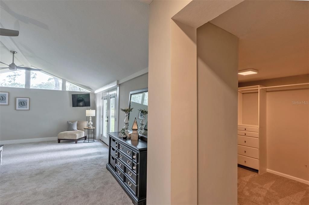 Activo con contrato: $775,000 (3 camas, 3 baños, 3379 Pies cuadrados)
