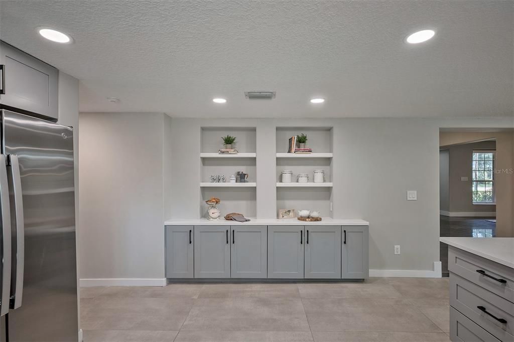 Activo con contrato: $775,000 (3 camas, 3 baños, 3379 Pies cuadrados)