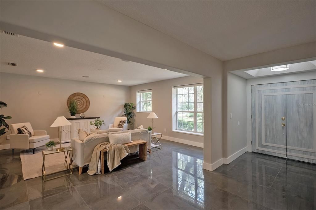 Activo con contrato: $775,000 (3 camas, 3 baños, 3379 Pies cuadrados)