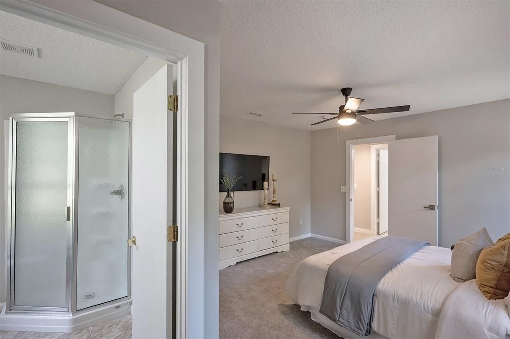 Activo con contrato: $775,000 (3 camas, 3 baños, 3379 Pies cuadrados)