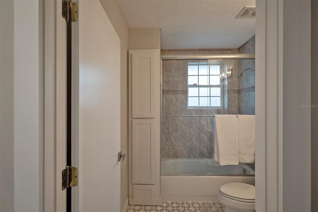 Activo con contrato: $775,000 (3 camas, 3 baños, 3379 Pies cuadrados)