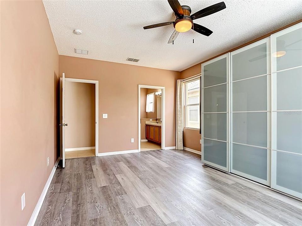For Sale: $325,000 (3 beds, 2 baths, 1650 Square Feet)