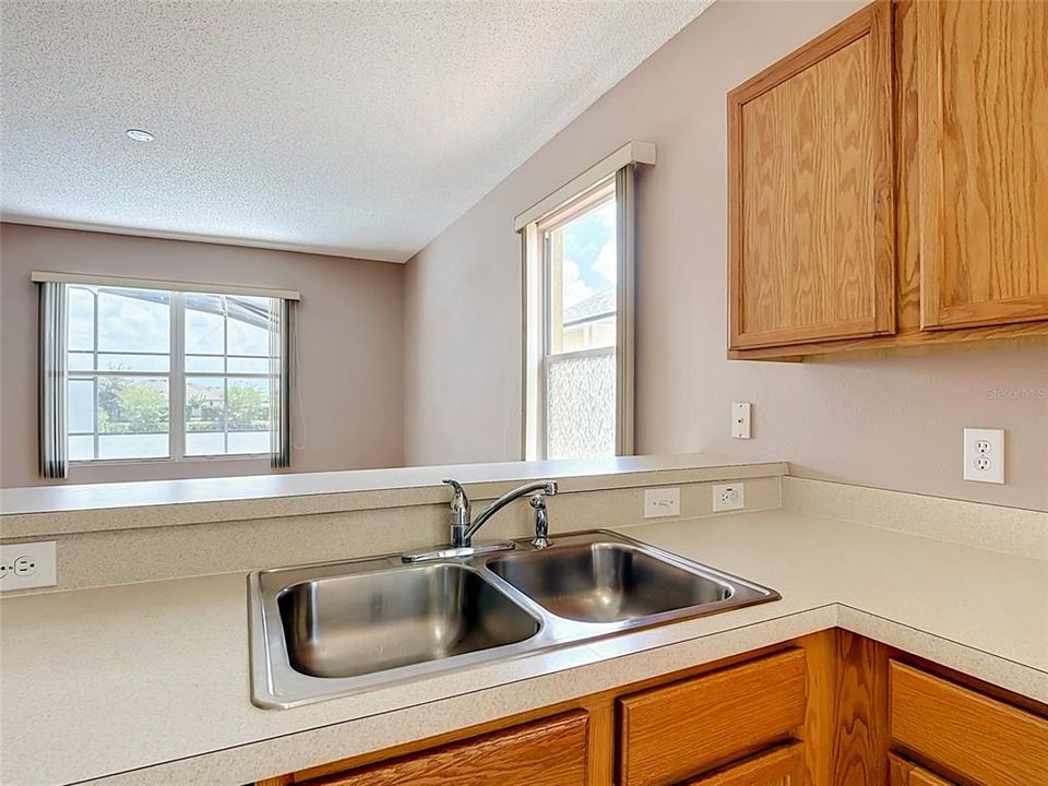 For Sale: $325,000 (3 beds, 2 baths, 1650 Square Feet)