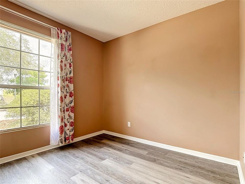 For Sale: $325,000 (3 beds, 2 baths, 1650 Square Feet)