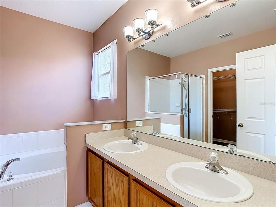 For Sale: $325,000 (3 beds, 2 baths, 1650 Square Feet)