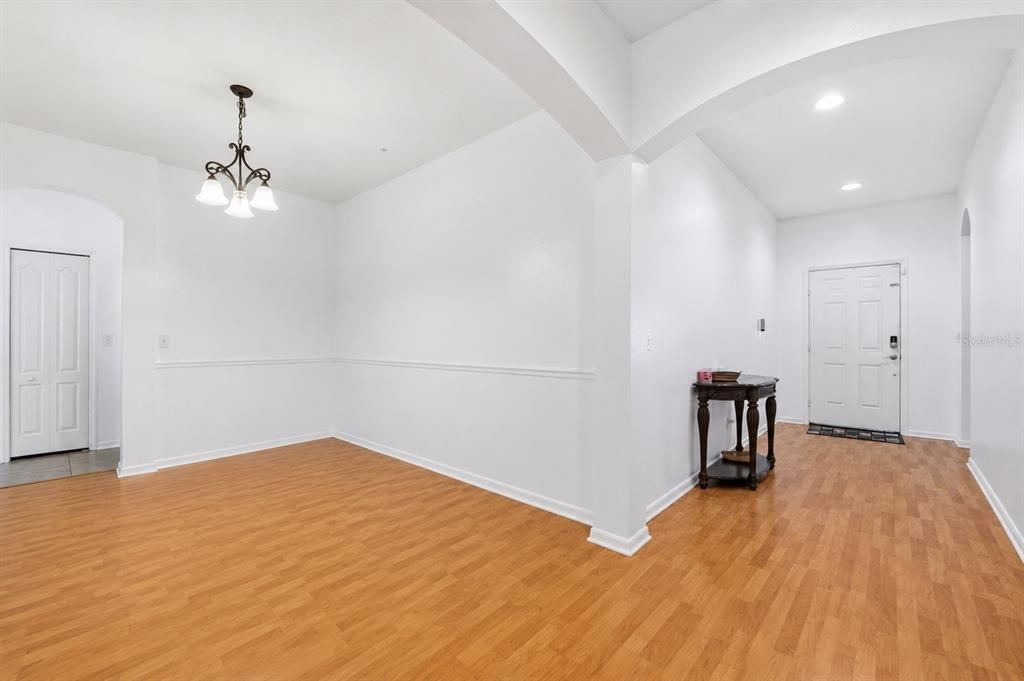For Sale: $399,900 (3 beds, 2 baths, 1901 Square Feet)