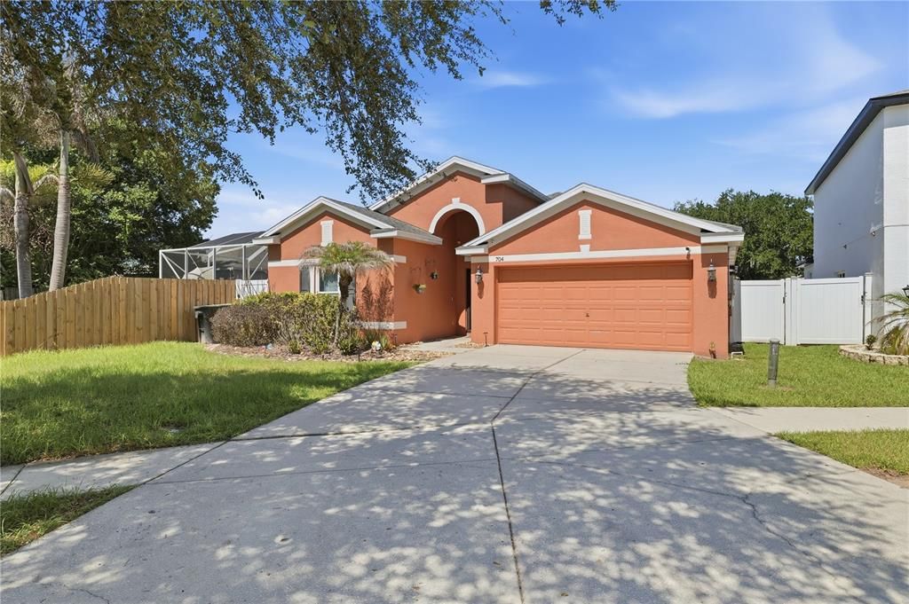 For Sale: $399,900 (3 beds, 2 baths, 1901 Square Feet)