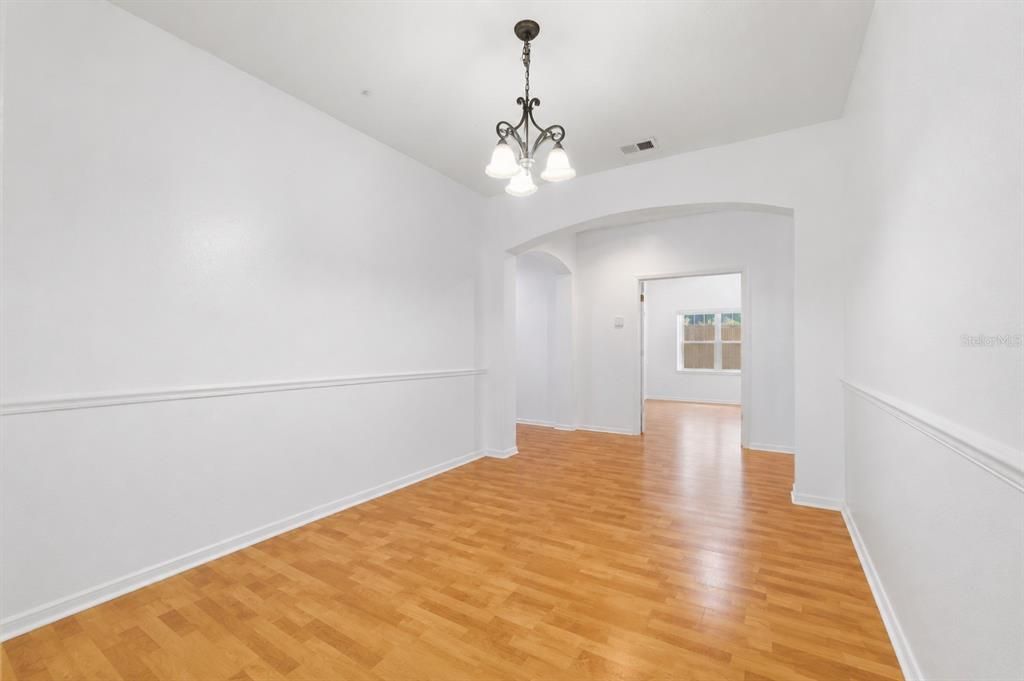 For Sale: $399,900 (3 beds, 2 baths, 1901 Square Feet)
