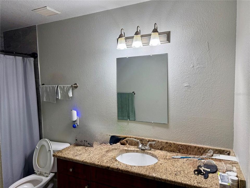 For Sale: $129,000 (1 beds, 1 baths, 705 Square Feet)
