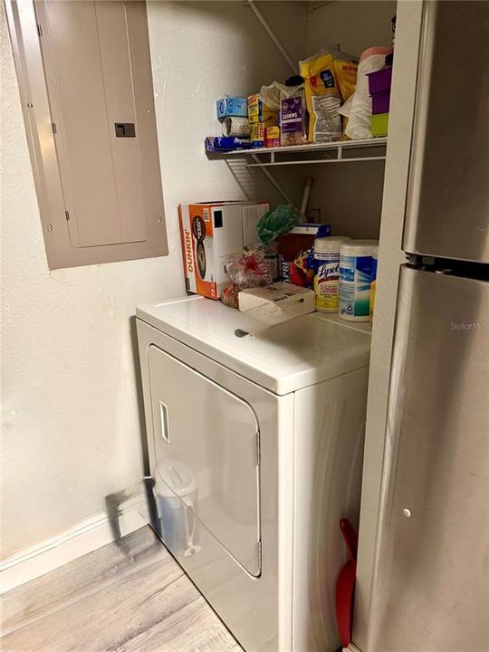 For Sale: $129,000 (1 beds, 1 baths, 705 Square Feet)