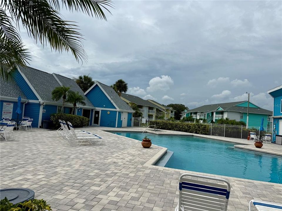 For Sale: $129,000 (1 beds, 1 baths, 705 Square Feet)