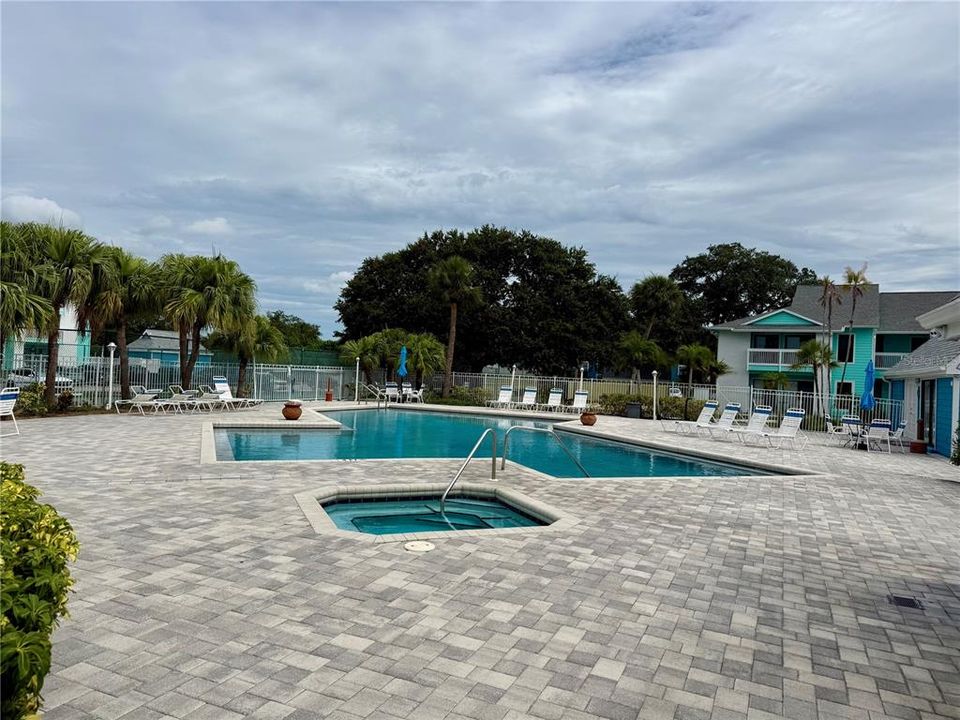 For Sale: $129,000 (1 beds, 1 baths, 705 Square Feet)