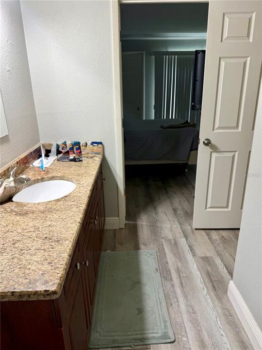 For Sale: $129,000 (1 beds, 1 baths, 705 Square Feet)