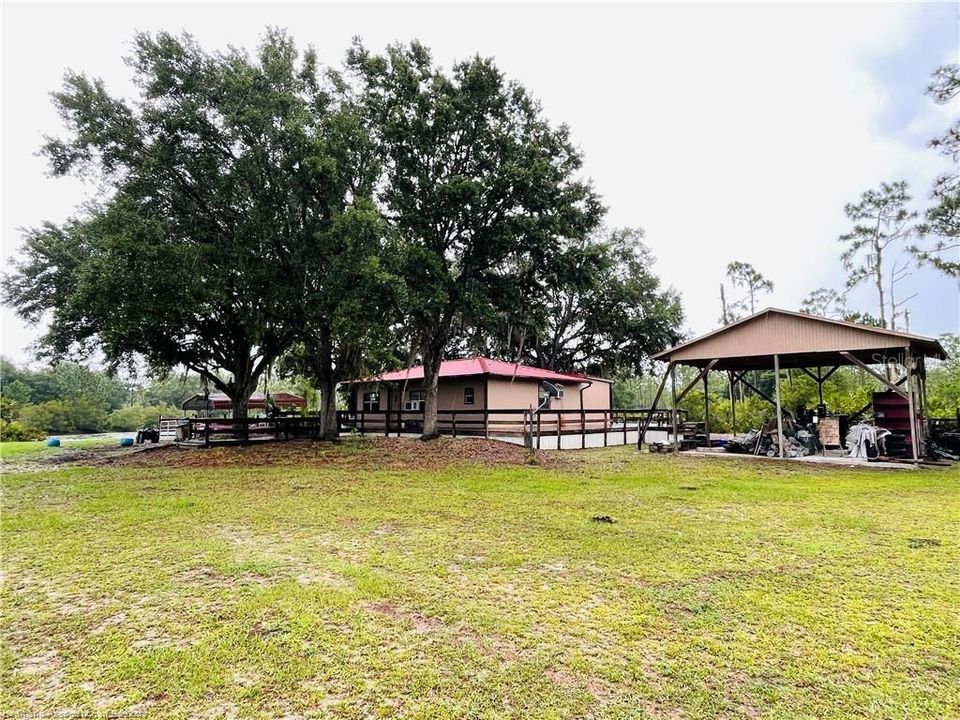 待售: $2,400,000 (120.00 acres)