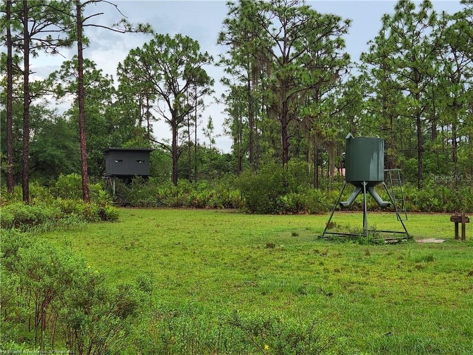 待售: $2,400,000 (120.00 acres)