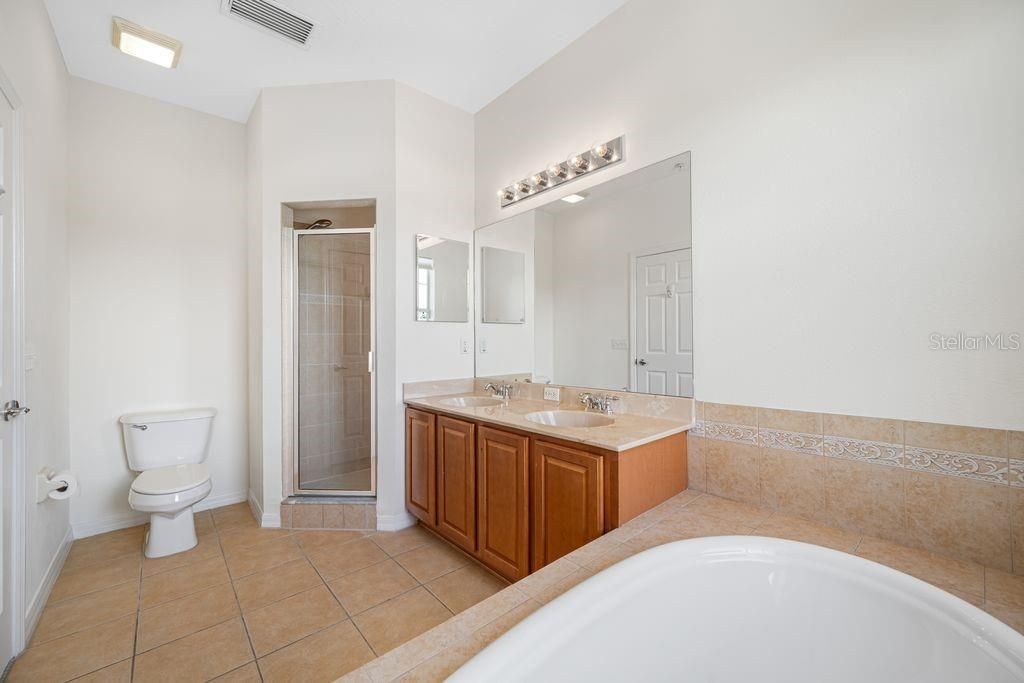 For Rent: $3,250 (3 beds, 2 baths, 1885 Square Feet)