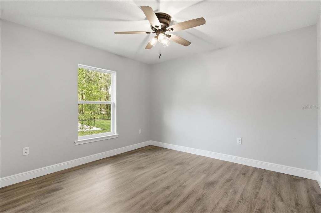 For Sale: $299,900 (3 beds, 2 baths, 1585 Square Feet)