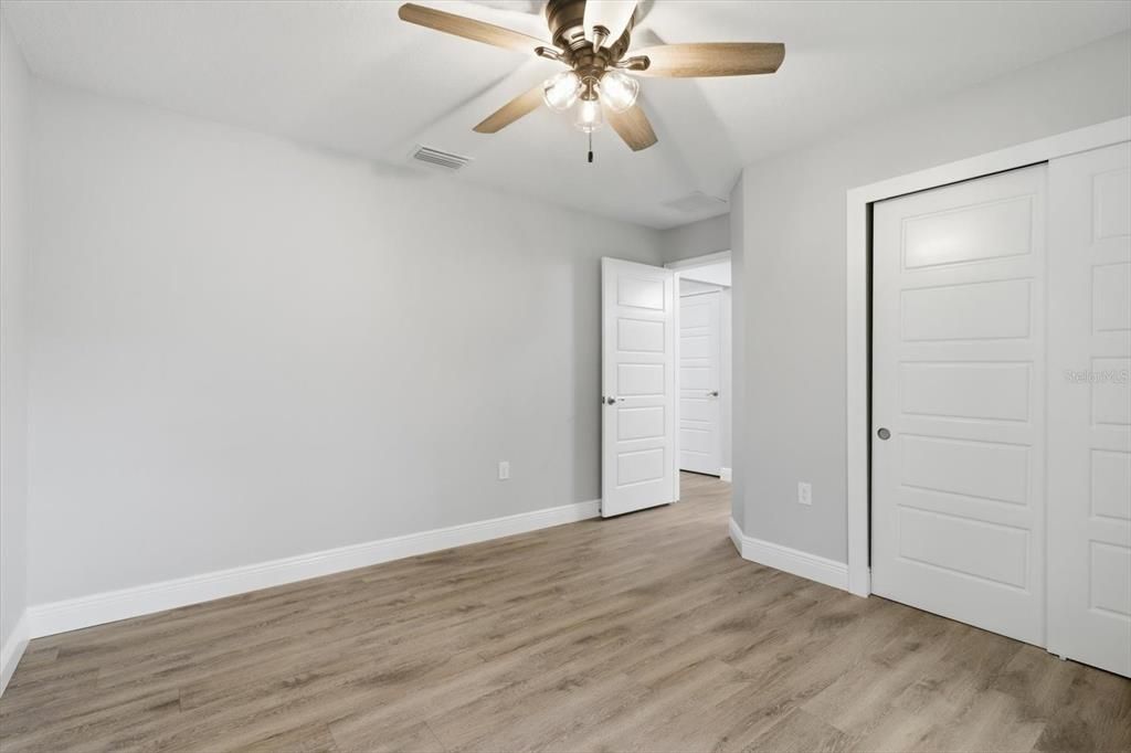 For Sale: $299,900 (3 beds, 2 baths, 1585 Square Feet)