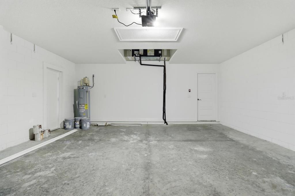 For Sale: $299,900 (3 beds, 2 baths, 1585 Square Feet)