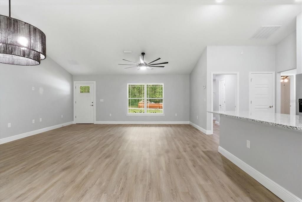 For Sale: $299,900 (3 beds, 2 baths, 1585 Square Feet)
