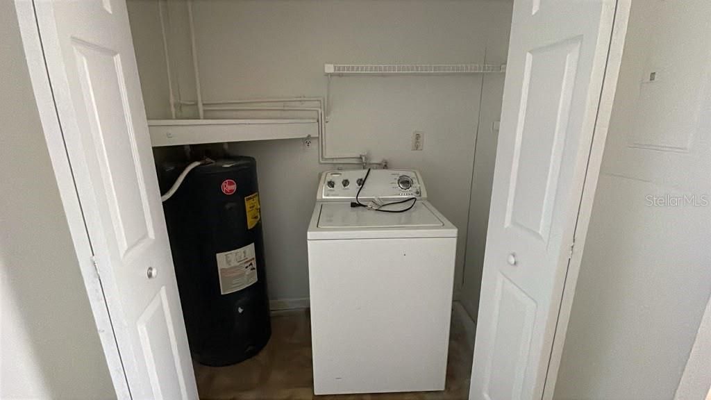 For Rent: $1,100 (2 beds, 1 baths, 900 Square Feet)