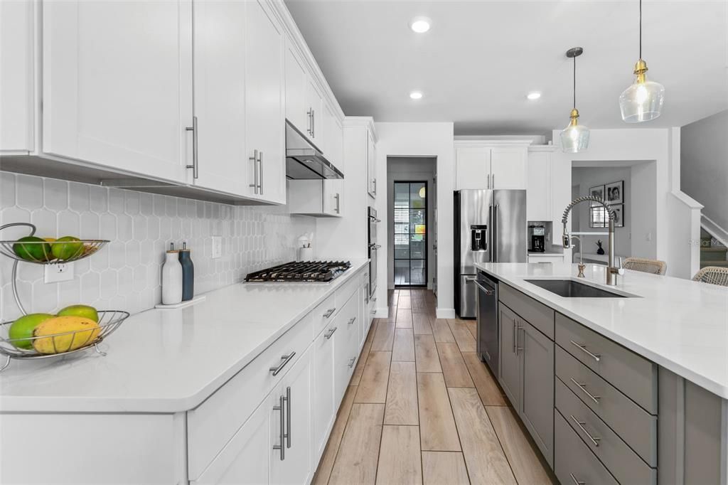 En Venta: $970,000 (4 camas, 3 baños, 3513 Pies cuadrados)