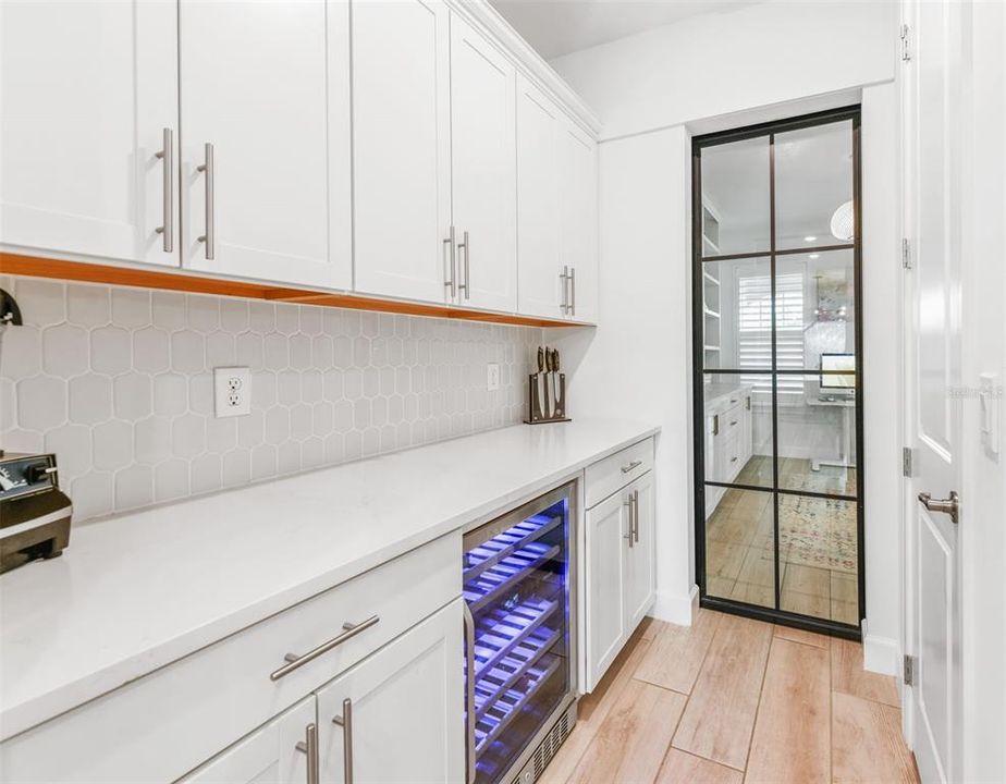 En Venta: $970,000 (4 camas, 3 baños, 3513 Pies cuadrados)
