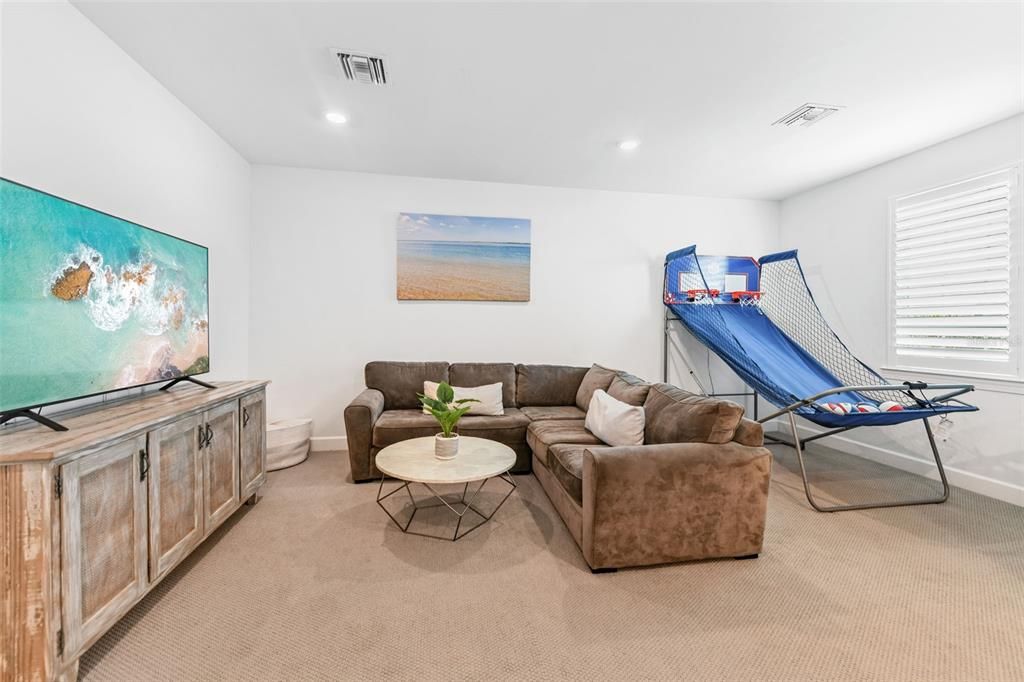 En Venta: $970,000 (4 camas, 3 baños, 3513 Pies cuadrados)