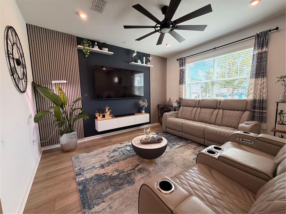 For Rent: $2,600 (3 beds, 2 baths, 1678 Square Feet)