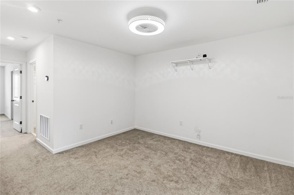 For Rent: $2,600 (3 beds, 2 baths, 1678 Square Feet)