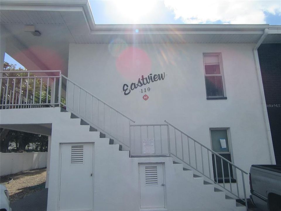 For Rent: $2,400 (2 beds, 2 baths, 1250 Square Feet)