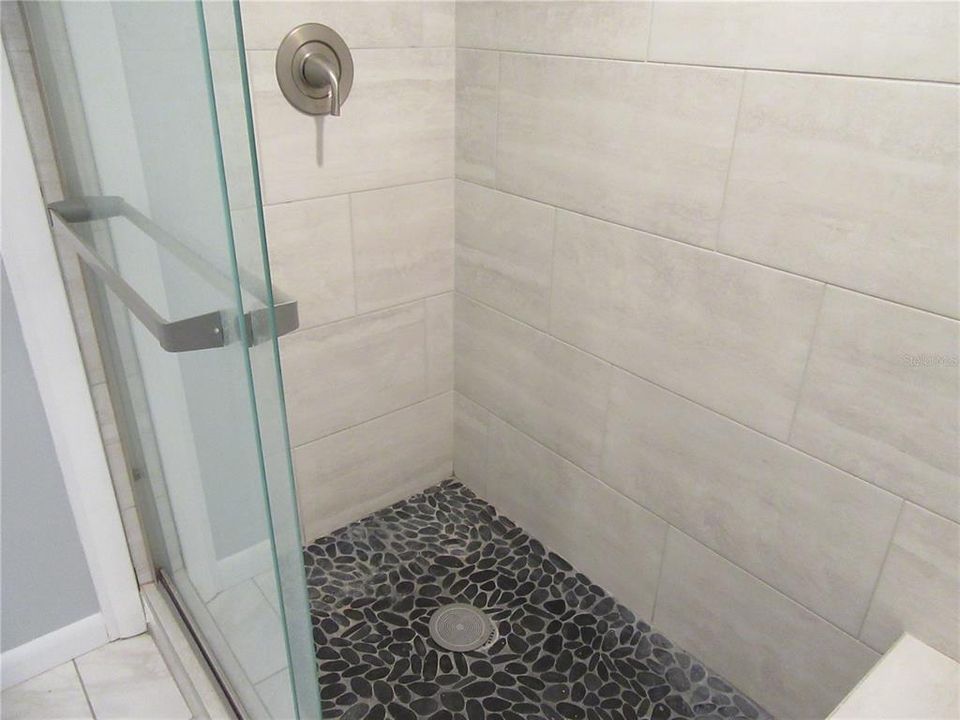 For Rent: $2,400 (2 beds, 2 baths, 1250 Square Feet)