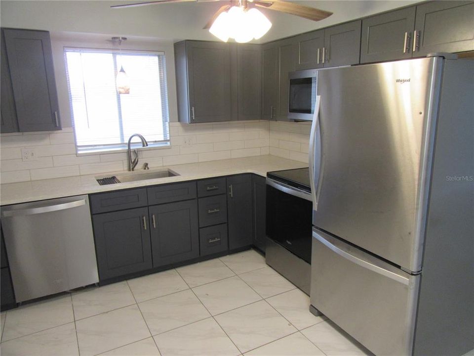 For Rent: $2,400 (2 beds, 2 baths, 1250 Square Feet)